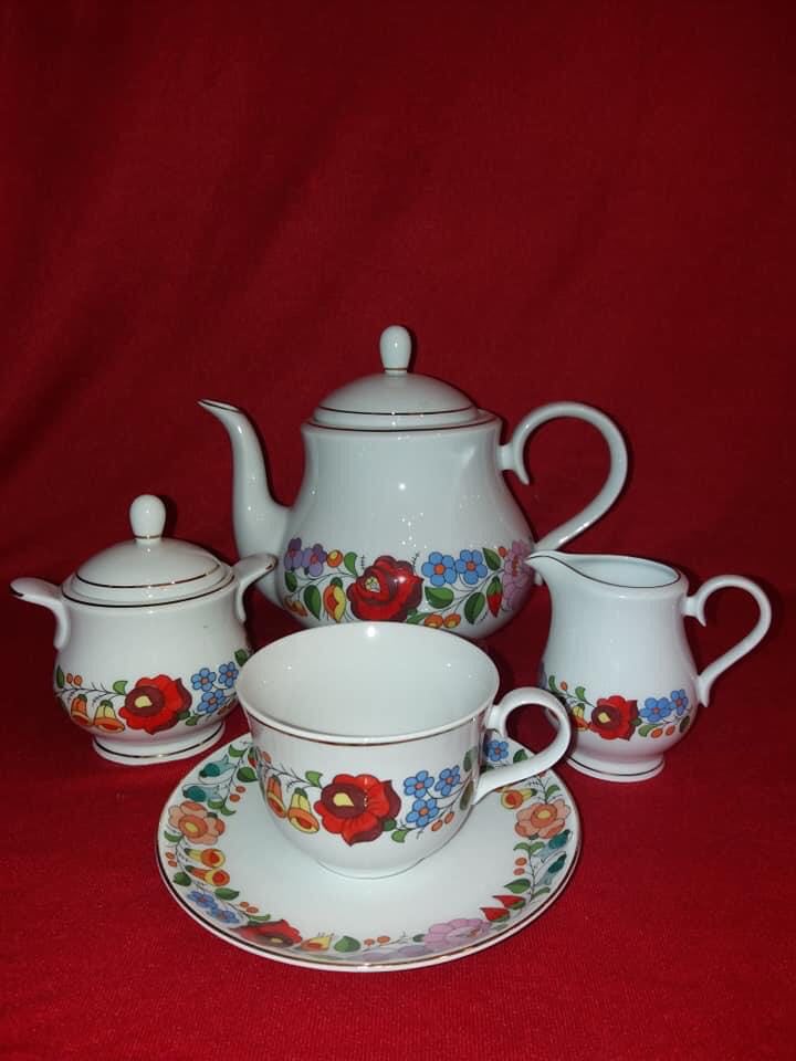 KALOCSAI  PORCELÁN TEÁS KÉSZLET